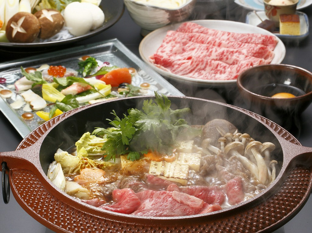 厳選された地元の食材をふんだんに味わう