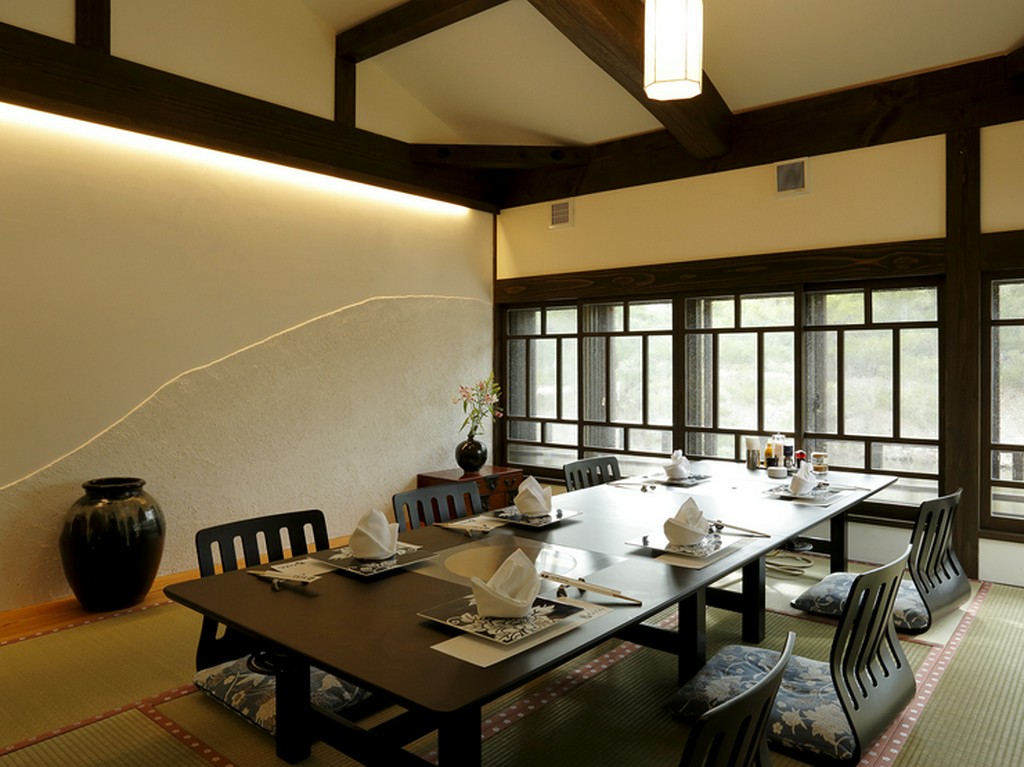 きちんとしたおもてなし。商談や接待も落ち着いた雰囲気の個室で