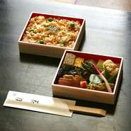 旬の食材を盛り込んだお弁当です。
要予約

現金またはPayPay支払いでお願い致します。