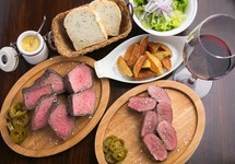 料理とワインがセットになったパーティプラン