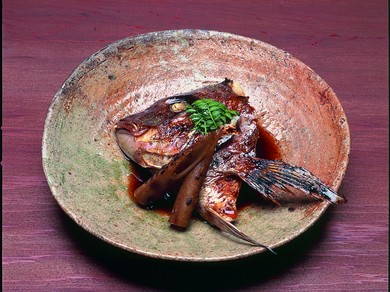 5月の節句にちなんだ【近又】伝統の一品『鯛の兜焼き』