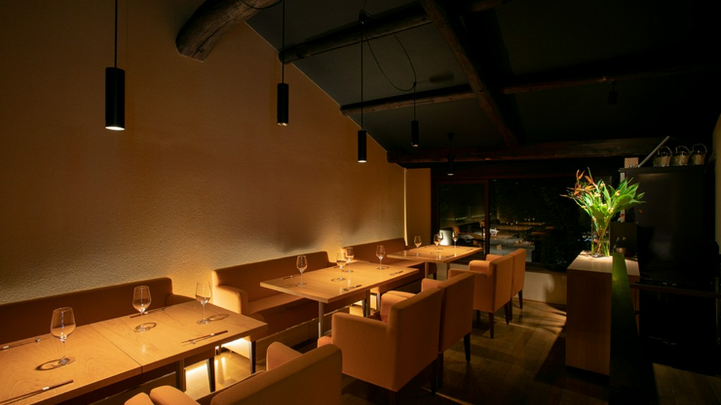 じっくりと「和食×ワイン」を愉しむ心地よい空間