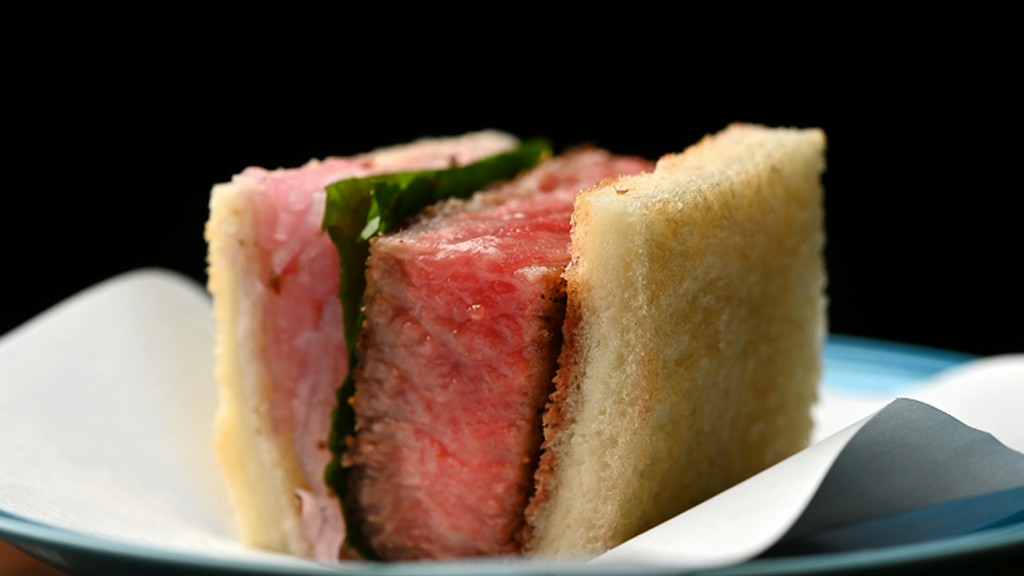 上質な肉の旨みを満喫！『近江牛のステーキサンド』　