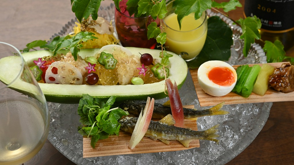 旬の京野菜など彩りも豊かな『季節の八寸　盛り合わせ』