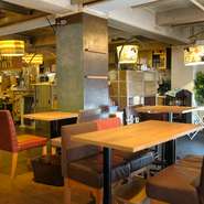 小さな子供連れのお母さまでも安心な広々としたお席があり、予約も可能です。リーズナブルな女子会プランも用意しており、ママ会などにもおすすめのお店となっています。