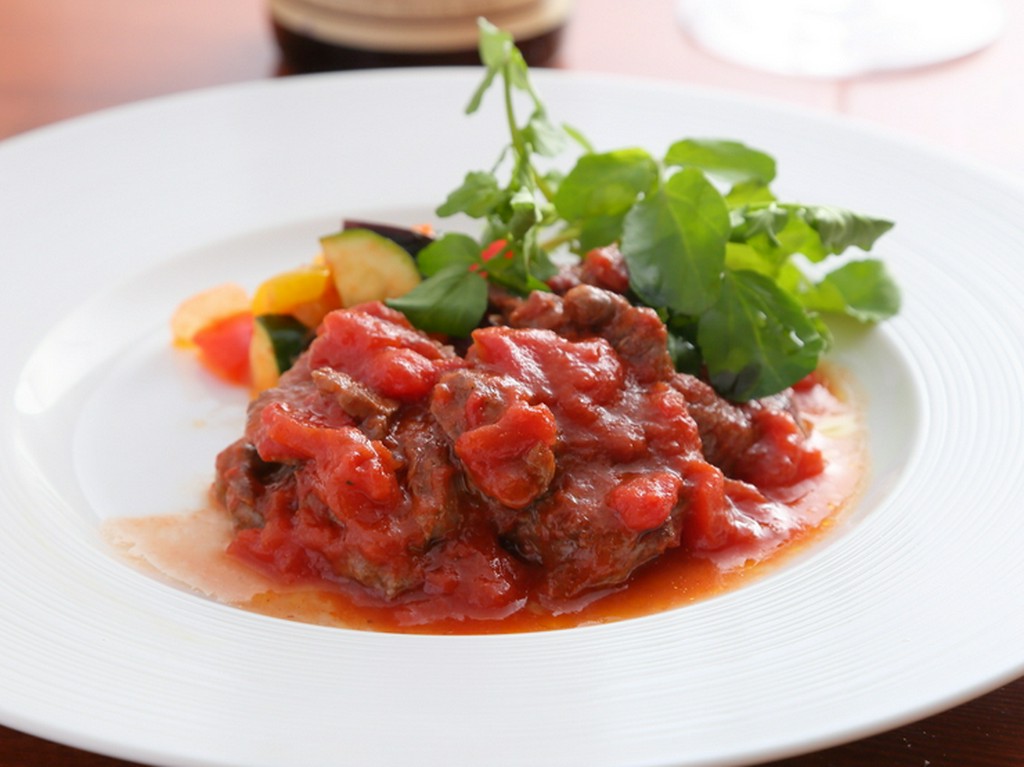 食べごたえある逸品『国産牛フィレ肉のエミリア風』