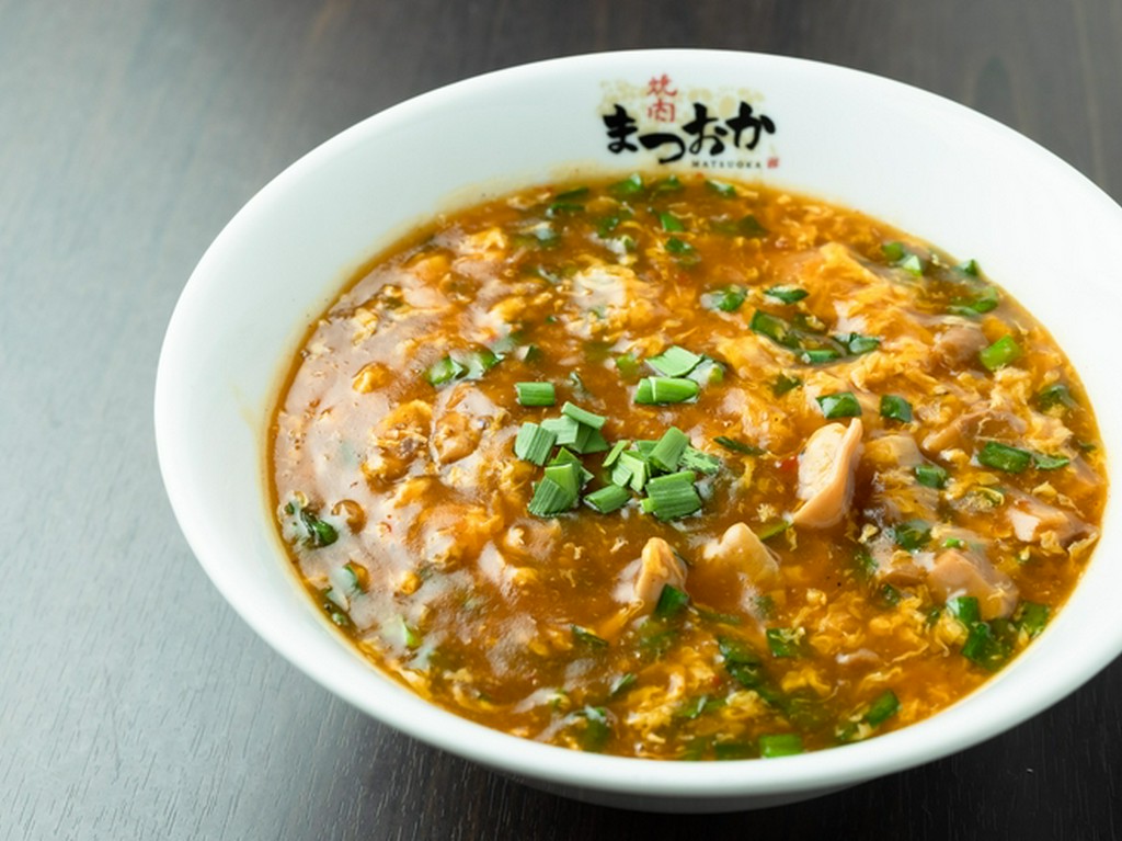 人気の裏メニューが満を持してグランドメニュー入り！　『ピリ辛ホルメン』