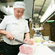 一品一品に心をこめて。タレやキムチなどもすべて手づくりで提供