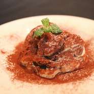 忙しいママには、休息のひとときも必要です。仲の良いママ友を誘ってランチ会を開くなら、『レディースランチコース』を利用してはいかが。美味しいピッツァと甘いドルチェで、心もお腹も満足できます。
