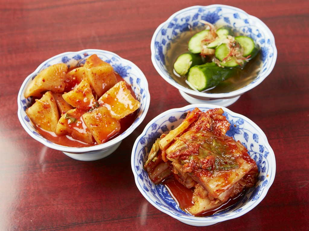 自家製のキムチダレにじっくりと漬け込んだ各種『キムチ』