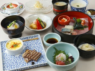 大豆の風味としっとりとした食感がおいしい自家製「京生ゆば」