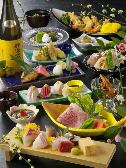 個室にて、ゆっくりとお食事を堪能されたい方にお勧め。記念日、接待などの会食等※120分飲放は＋1700円〜