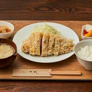 TOKYO Xをつかった『特ロースかつ（180g）定食』