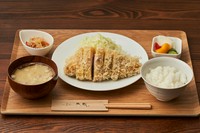 TOKYO Xをつかった『特ロースかつ（180g）定食』