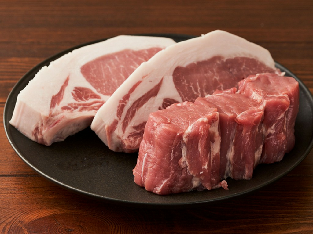 さまざまな種類を試した末に、選び抜いた豚肉を使用
