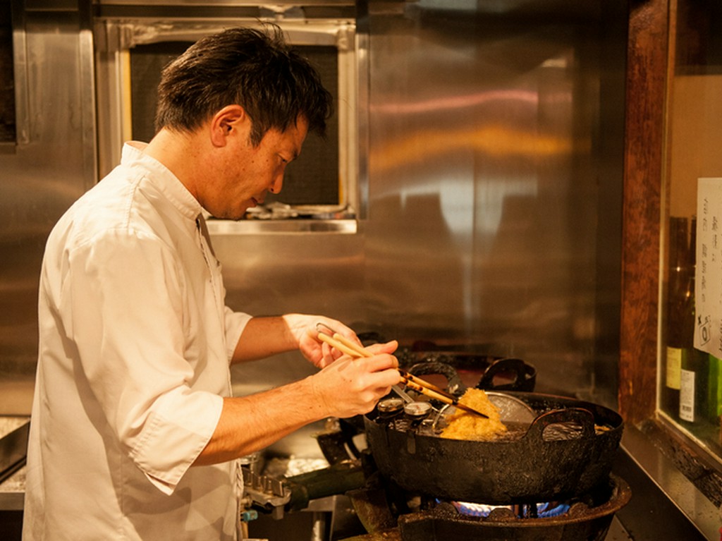 揚げムラのない、美味しいとんかつを出すことが一番のもてなし