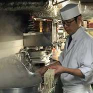 何よりも季節感を味わっていただきたいと、旬の食材を厳選しているそうです。試食を繰り返して、調理・サービススタッフ全員が納得のいくものだけをお客様に提供することを目指していると浦木氏。
