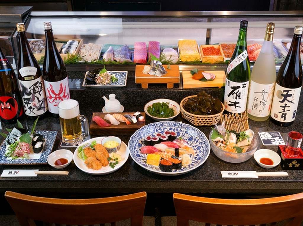 家族での会食や会社の飲み会に、お寿司を囲んで華やかな宴を