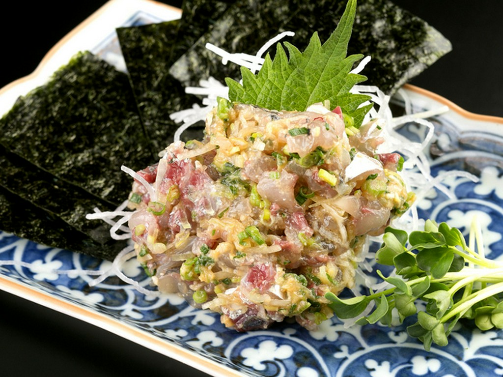 漁師料理を【魚浜】流にアレンジ。寿司屋ならではの味わいに舌鼓『名物なめろう』