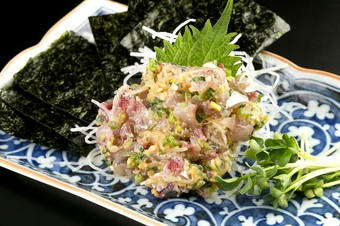漁師料理を【魚浜】流にアレンジ。寿司屋ならではの味わいに舌鼓『名物なめろう』