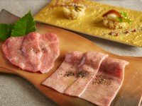 タンしゃぶはポン酢のジュレ,厳撰赤身和牛はサッと炙ってお寿司でお召し上がり下さい。