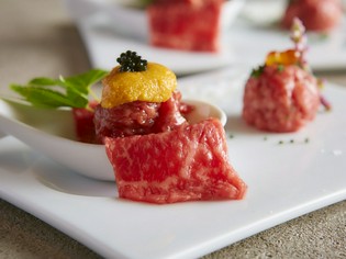 【山形牛】のうしみつ極みユッケ～雲丹とキャビア添え～