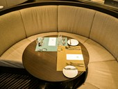 日常の隣にある非日常。ホテルダイニングならではの快適空間です