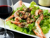 具沢山！『手長海老、うずら、帆立貝のグリルマーケットサラダ』