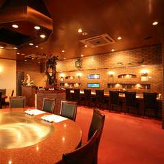 シックさとゴージャスさを兼ね備えた、プレミアムな空間