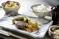 ・サラダ
・焼野菜
・アンガス牛フィレステーキ60ｇ
・お食事
・アイスクリーム