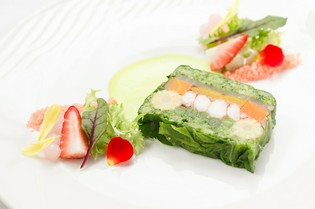 季節の味わいが凝縮されたコース料理の一品『テリーヌ』