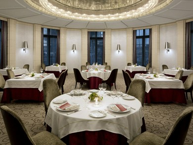 重要文化財・東京駅丸の内駅舎内にあるフレンチレストラン