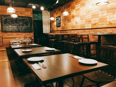 ワインの箱に囲まれて♡