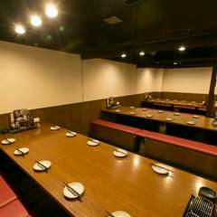 大人数の収容が可能な宴会用のお部屋を用意。わいわいと楽しんで