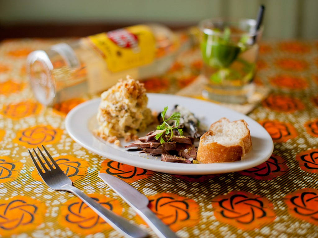 『おまかせ前菜3種盛り』（内容は日替わり）