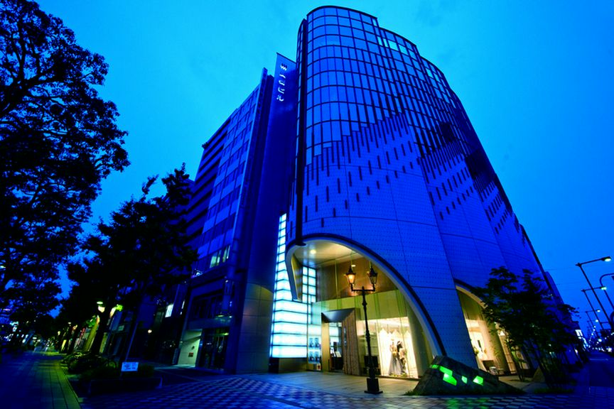 最大10名様までの個室を完備。落ち着いた雰囲気の接待や会食に