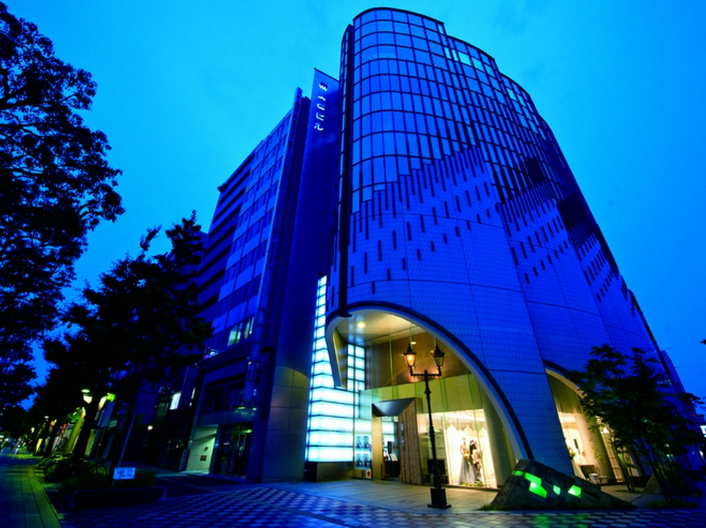 最大10名様までの個室を完備。落ち着いた雰囲気の接待や会食に