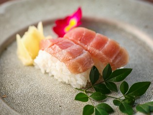 彩りも美しく食べやすい、年代問わず好まれる『寿司』