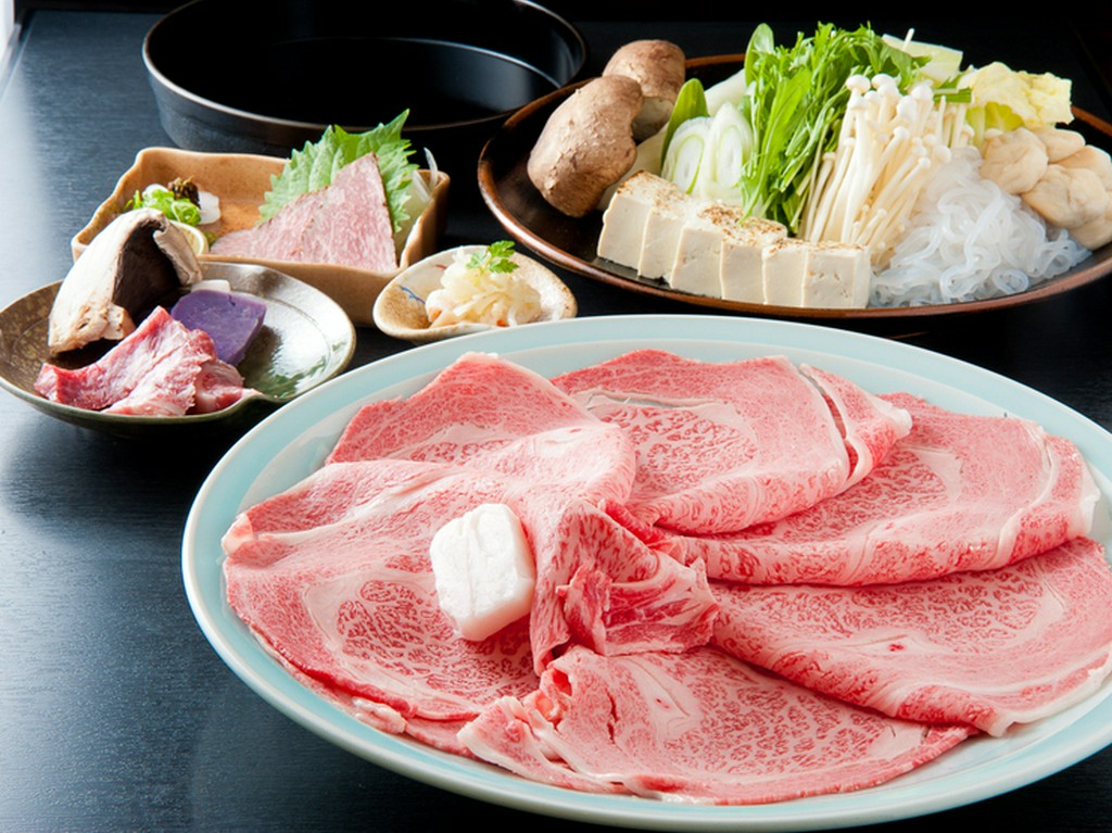 真心をこめてつくる『大井の厳選牛すきやき』