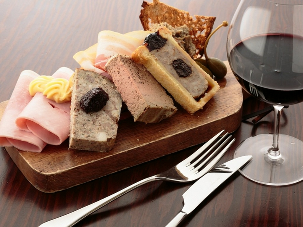 本場の味に限りなく近い『シャルキュトリー盛り合わせ』