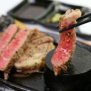 阿蘇の赤牛を天草の塩で食う。