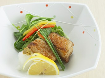 とろけるような柔らかさ『こだわり豚の皮付き角煮・揚げ』