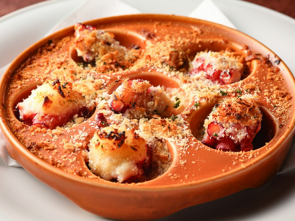 タコのエスカルゴ風　パン粉焼