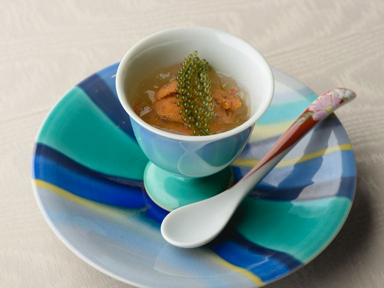 食の宝庫・北陸の地物を中心に、和の素材で織りなす金沢フレンチ