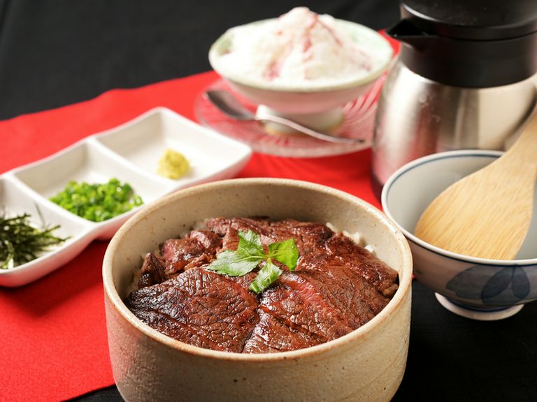 飛騨古川産の飛騨牛の甘み・旨み・柔らかさを堪能。好みの部位で楽しむ『飛騨牛ひつまぶし』