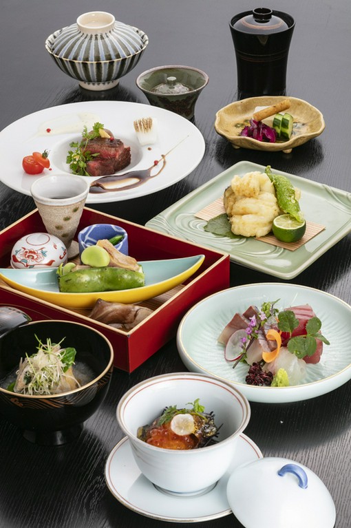 料理長渾身の美しい料理の数々が秀逸。大切な日の思い出のひとつにもなる『季節懐石』
