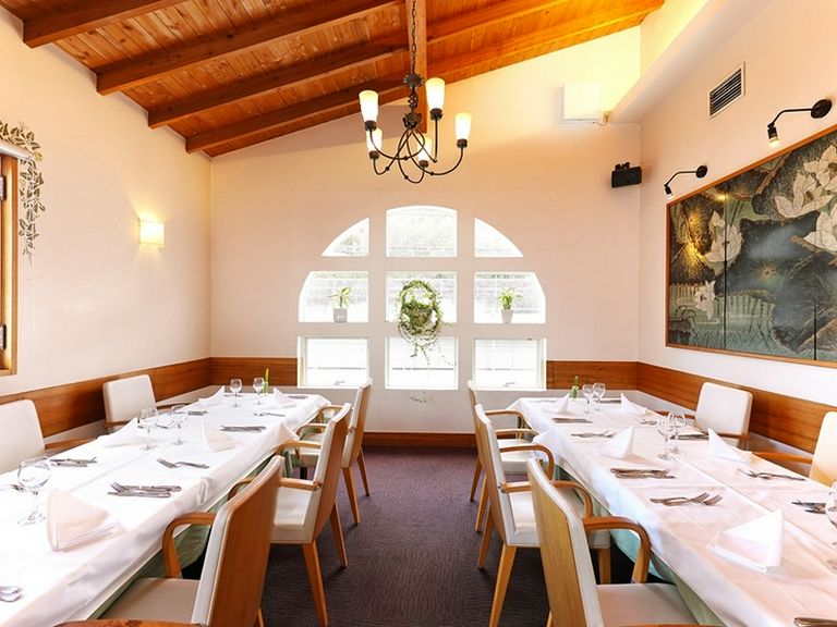 白を基調とした開放感に溢れた部屋