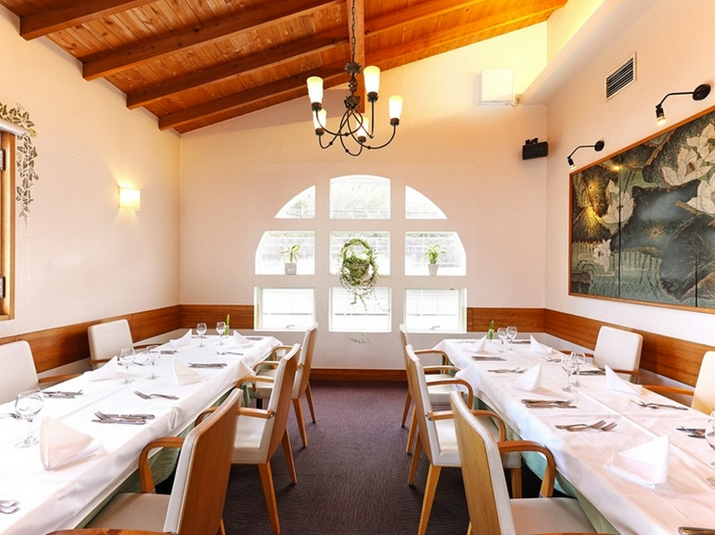 白を基調とした開放感に溢れた部屋