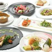 ランチの一番人気コースです。
前菜・パスタ・お魚・お肉・デザートと少しずつの厳選された料理を
たくさん楽しんでいただけるコースです。