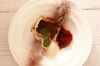 お食事をして頂いたお客様のみ、ご注文可能です。